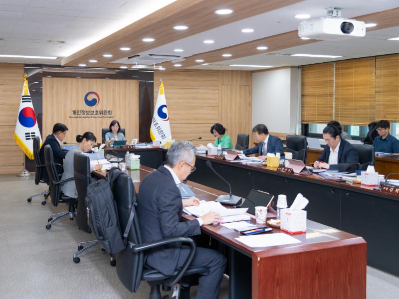 개인정보위, 안전조치 의무를 위반한 HD현대그룹 소속 2개 사업자 제재(8.26.)